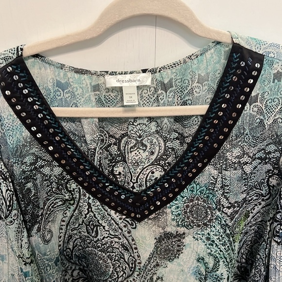 Dress Barn flowy top, 3X, tunic with embellishments. - Picture 4 of 5